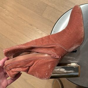 Size 7.5 Pink Aldo Heels with metallic heel